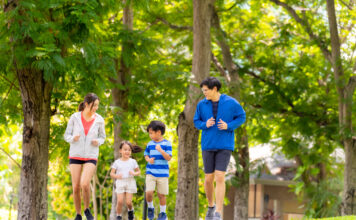 Khám phá chiều cao chuẩn bé trai, bé gái theo độ tuổi: Liệu con bạn có đang bắt kịp đà tăng trưởng?