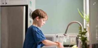 Dịch Chồng Dịch Mùa Mưa: Mẹ Cần Làm Gì Để Bảo Vệ Bé Khỏi Tay Chân Miệng, Sốt Xuất Huyết?