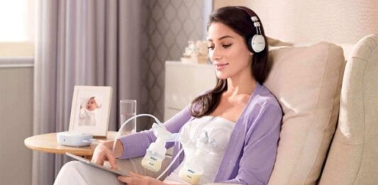 Máy Hút Sữa Nên Chọn Hãng Nào? 10 Thương Hiệu Được Mẹ Việt Tin Dùng Mẹ dùng máy hút sữa, cần vệ sinh phễu đúng cách để bảo vệ bé