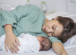 Sau sinh, mẹ cần được chăm sóc: Cẩm nang phục hồi thể chất và tinh thần cho mẹ Việt sau-sinh-me-can-duoc-cham-soc-1