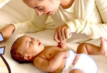Bí quyết giữ mông bé luôn khô thoáng cả đêm với dòng bỉm thuần khiết Hoppi The Pure Bi-quyet-giu-mong-be-luon-kho-thoang-ca-dem-voi-dong-bim-thuan-khiet-hoppi-the-pure-5