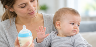 Tại sao bé không chịu bú bình? Nguyên nhân và mẹo khắc phục cực đơn giản cho ba mẹ be-khong-chiu-bu-binh-1