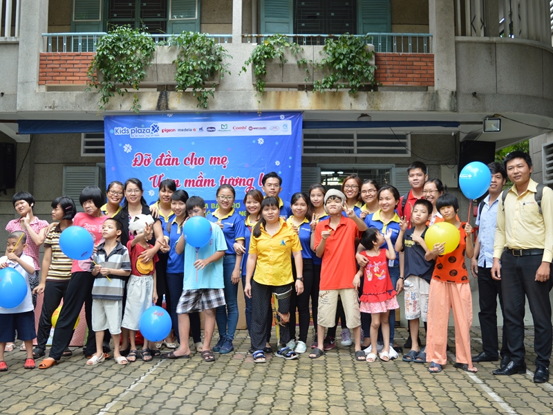 Kids Plaza “Đỡ đần cho mẹ – ươm mầm tương lai” tại trung tâm bảo trợ trẻ mồ côi và tàn tật Thị Nghè