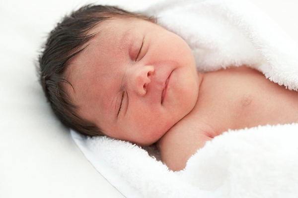 Cẩm nang chăm sóc bé mới sinh cho người lần đầu làm mẹ