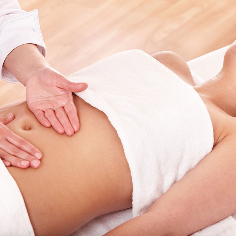 Mát xa bụng - giúp giảm đau dạ con sau sinh