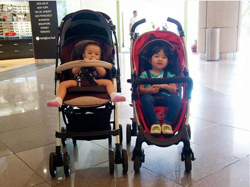 Nên mua xe đẩy em bé loại nào?