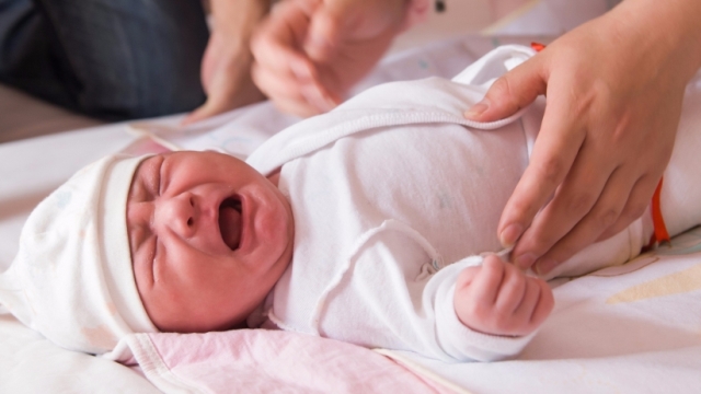 Chăm sóc bé mới sinh cần chú ý gì?